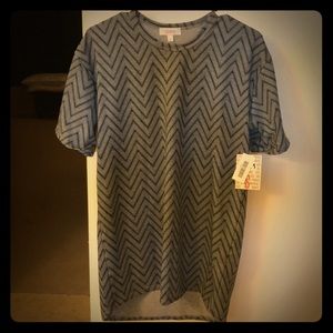 LuLaRoe Patrick T size Small 🖤